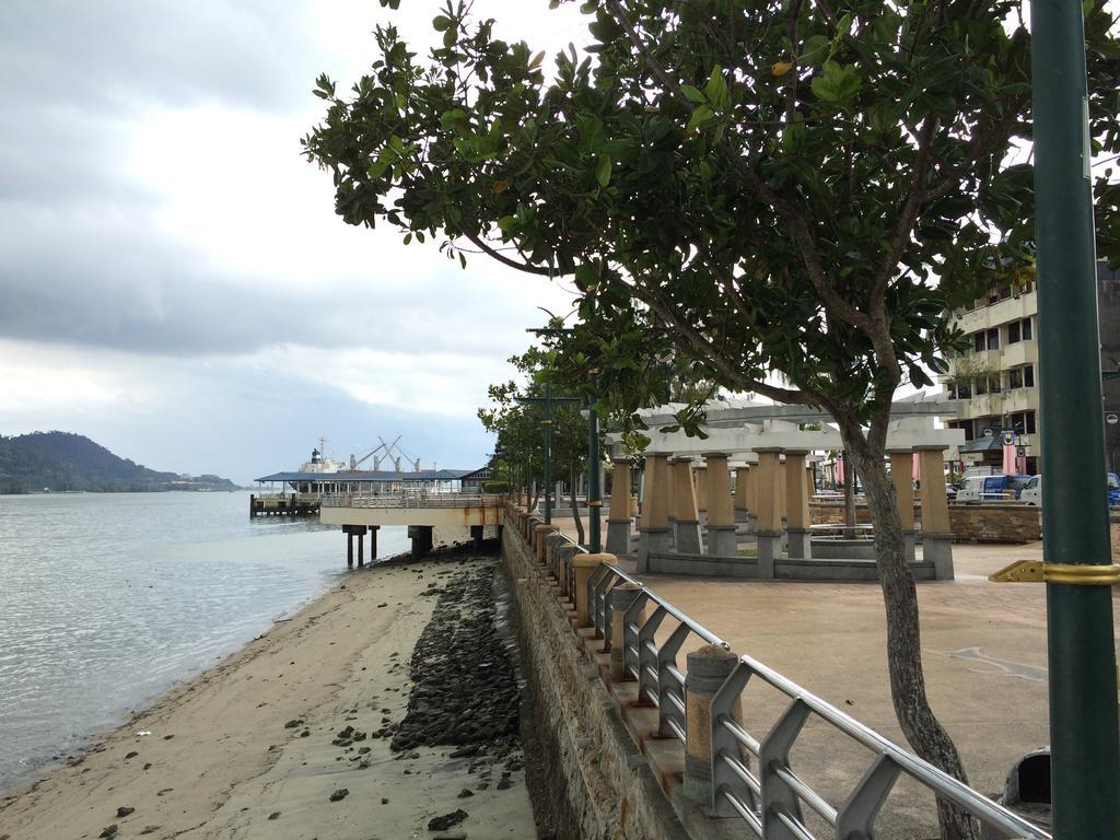 Galaxy Inn Lumut Exterior photo