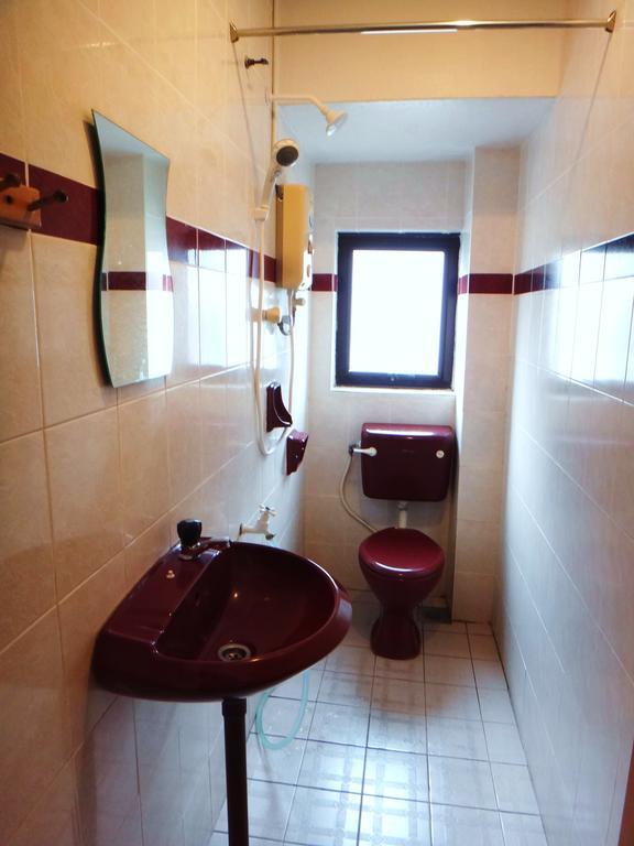 Galaxy Inn Lumut Room photo