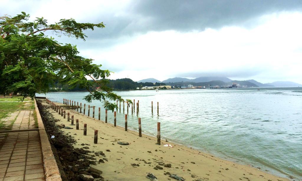 Galaxy Inn Lumut Exterior photo