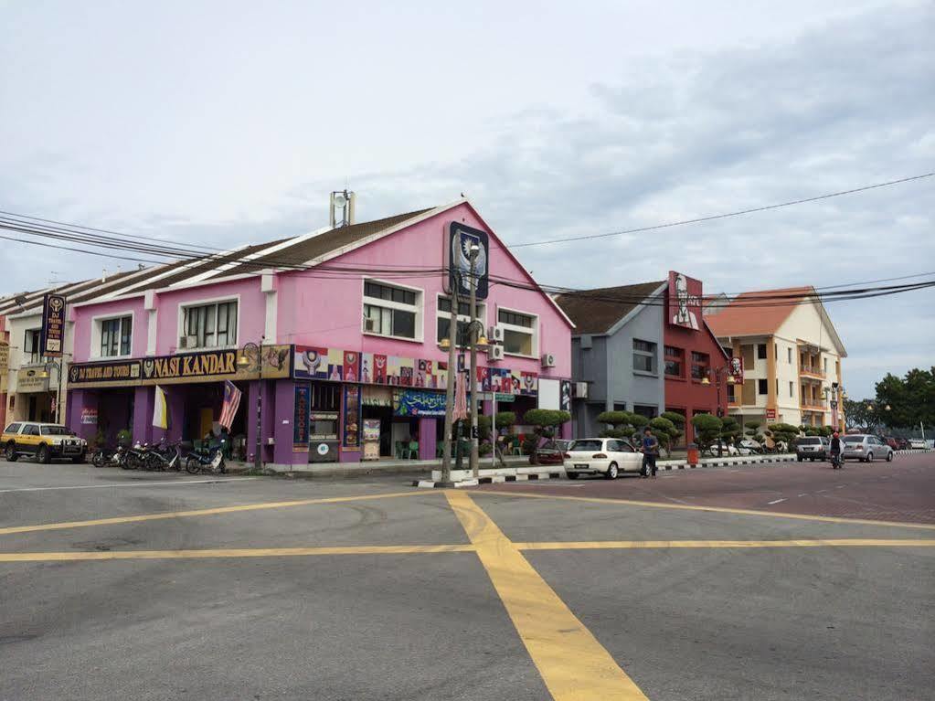 Galaxy Inn Lumut Exterior photo
