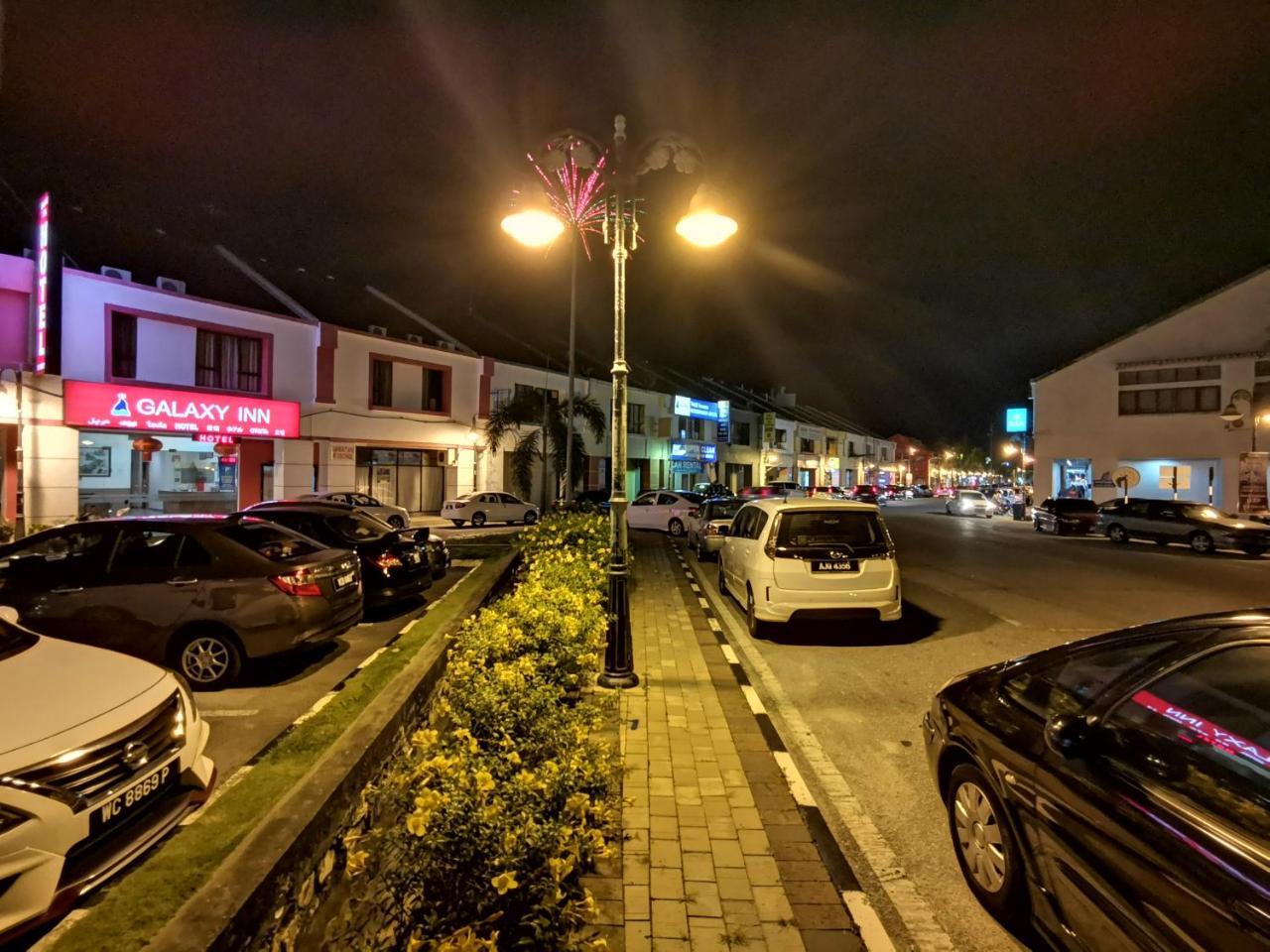 Galaxy Inn Lumut Exterior photo