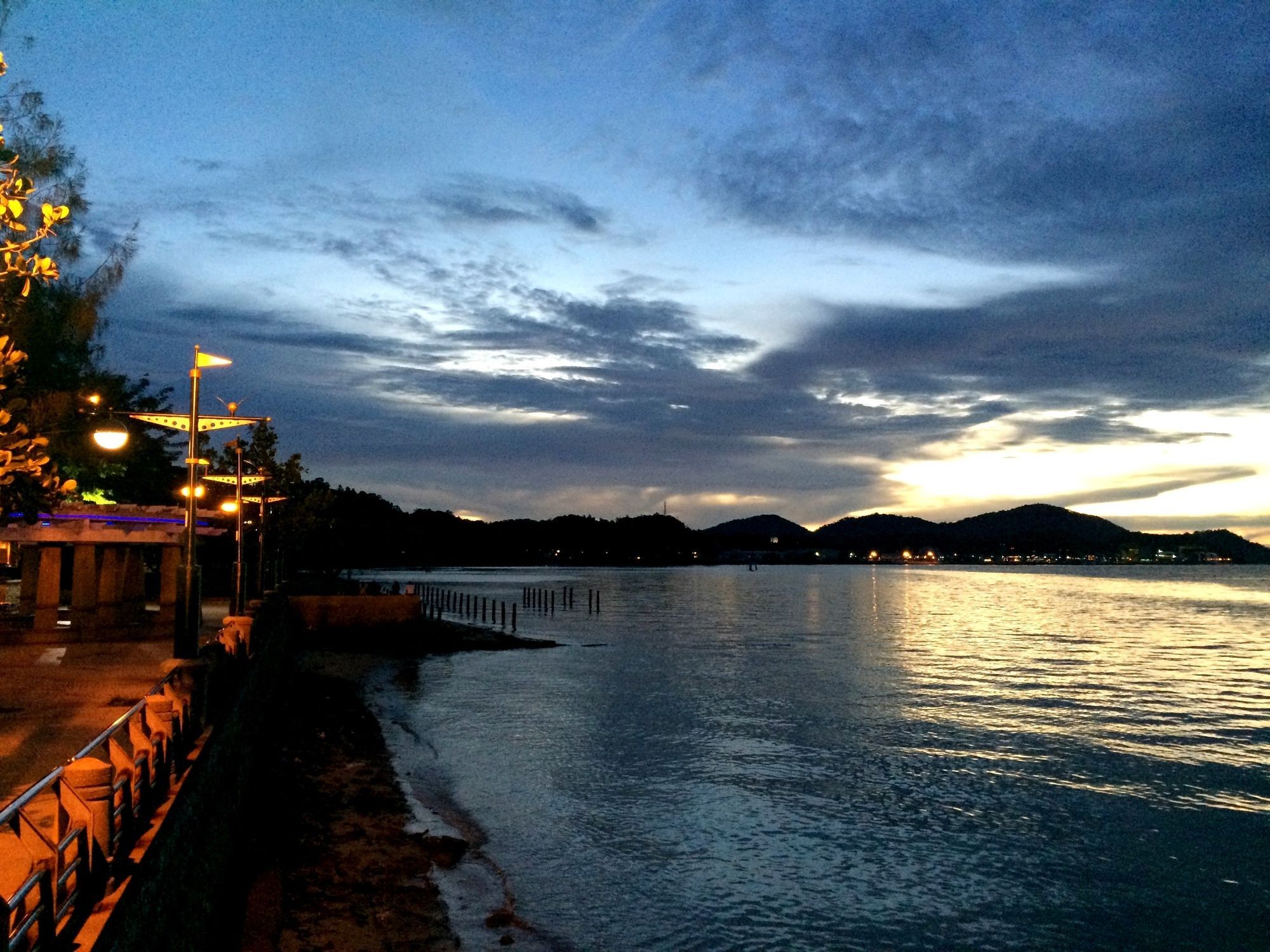 Galaxy Inn Lumut Exterior photo