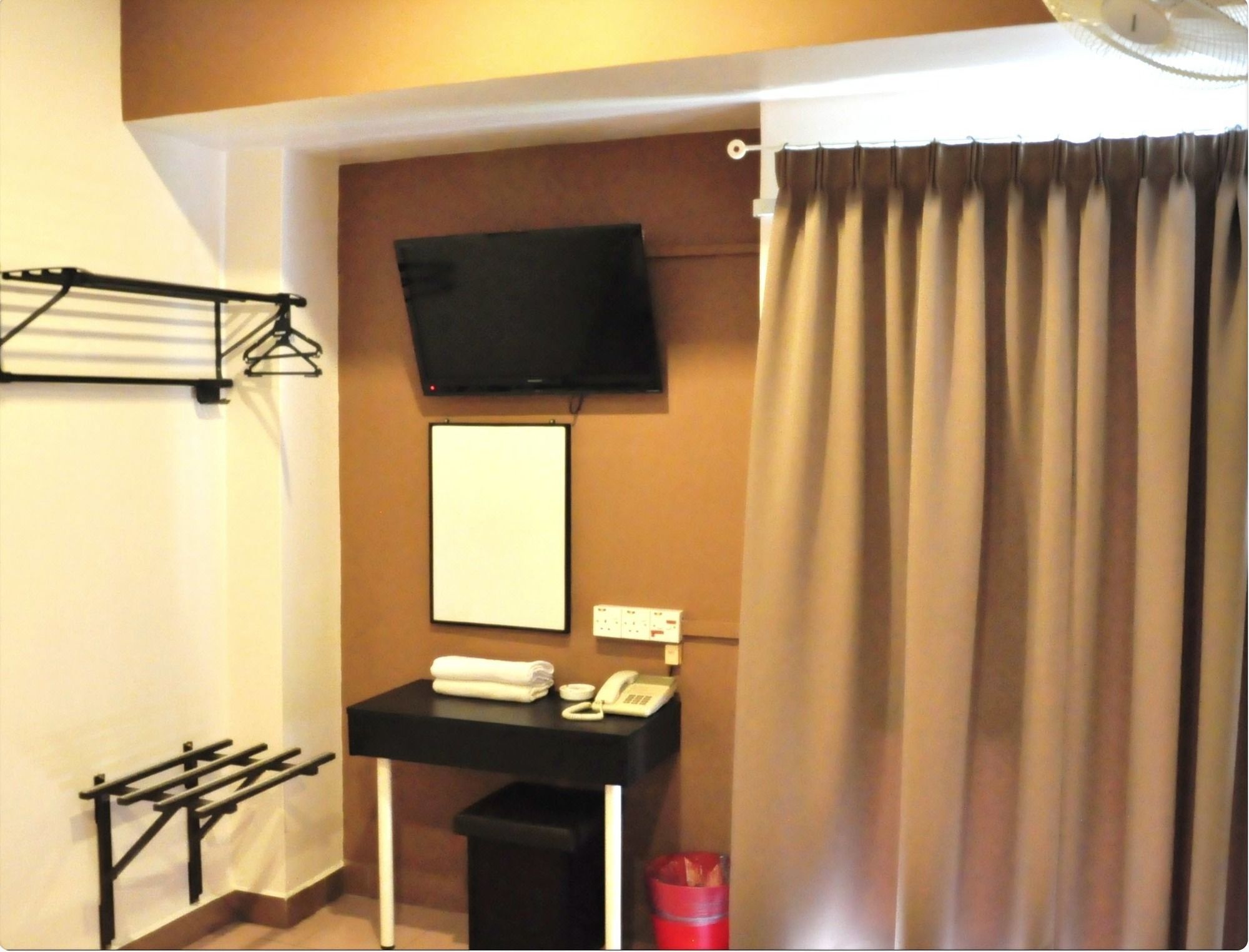 Galaxy Inn Lumut Exterior photo